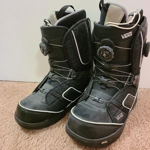 Vans women's snowboard boots